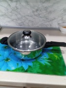 Duży ciężki rondel 