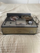 Magnetofon szpulowy marki UNITRA ZK 120