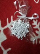 ZAWIESZKI NA CHOINKĘ 5szt ŚNIEŻYNKI PŁATKI ŚNIEGU 6 cm LŚNIĄCA ZAWIESZKA
