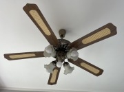 Lampa z wentylatorem wiatrak