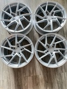 Alufelgi Yota YP2 srebrne 5x114,3 8x18 ET30 nakrętki gratis