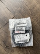 Toyota Prius III emblemat hybryda znaczek przód 75311-47011