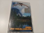 PIOSENKI TURYSTYCZNE ZIEMIA JEST WIELKĄ JABŁONIĄ  KASETA MAGNETOFONOWA