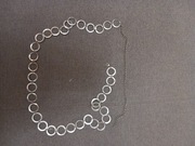 Pasek kolor srebrny Avon