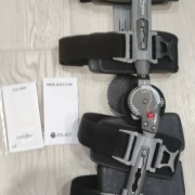Orteza pooperacyjna - Donjoy X-ACT Knee (zegarowa)