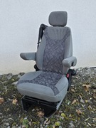 Fotel obrotowy Opel Vivaro Westfalia Kapitański na szyny szary podłokietnik