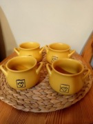 Bulionówki ceramiczne , żółte . 4 sztuki.