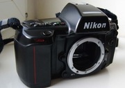 * * * Nikon F90 BDB stan + gratis * * *