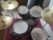 Zestaw perkusyjny Tama Rhythm Mate, talerze Meinl BCS + akcesoria