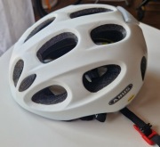 kask Abus Youn-I MIPS w kolorze białym (Polar White)
