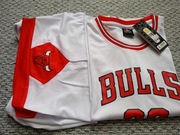 Męski sportowy komplet. Rozmiar L. Biały.