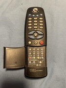 Pilot do TV Global 4 VISA Elektronics sprawny, do wyczyszczenia.