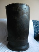 STARY DUŻY BĘBEN AFRYKAŃSKI Z JEDNEGO KAWAŁKA DREWNA