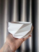 Geometryczna organiczna biała doniczka