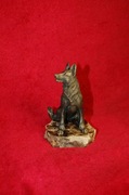 owczarek niemiecki figurka z brązu na marmurowej podstawie - statuetka psa