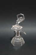 Szklana figurka tancerki
