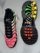 NIKE AIR MAX PLUS BLACH/WHITE/GREEN STRIKE R.38