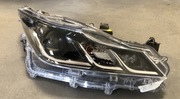 Toyota Corolla E21 sedan lampa przednia prawa