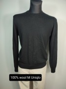 Uniqlo czarny sweter męski M wełniany basic