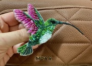 Broszka koliber ręcznie wyszywana Handmade