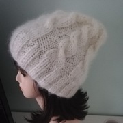 Czapka w warkocze biała MOHER rękodzieło 