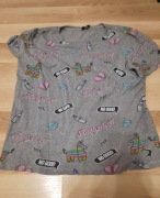 Szara koszulka w lamy i serca 