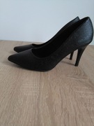 Czarne buty na obcasie, rozmiar 37