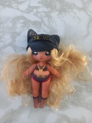 Lalka Na! Na! Na! Suprise Sasha Scratch, seria 3