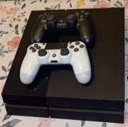 Konsola PS4 soft 10.01, 2 pady, przerobiona GOLDHEN jaibreak