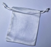 Sakiewka torebka flanelowa aksamitna biały lub czarny 8x10 cm