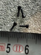 Śruby x 4 do przystawki balansowej zegara skarbonki LA PENDASTRAVA oryginał