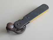 Stary, niemiecki otwieracz do konserw