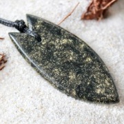 GMG | Zielony fishboard | Naszyjnik z żywicy | Surfing