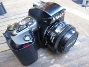 APARAT NIKON F4  z NIKKOREM 50 / 1,8  D AF   MB21