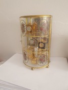 Miniatura ozdobnej witryny z zegarkami 