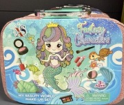 Kuferek  z kosmetykami dla dziewczynki 