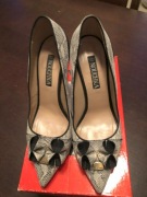 Piękne szpilki Nouchka rozm. 38 z urokliwymi kokardkami