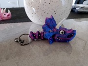 Brelok Torebka Plecak - Mały Dinozaur Triceratops Fioletowo Różowy połysk