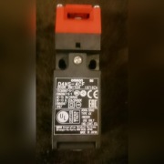 Wyłącznik bezpieczeństwa OMRON D4NS-4CF