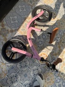 Rowerek Biegowy Kinderkraft SPACE Lekki Hamulec Ręczny Biegówka Różowy