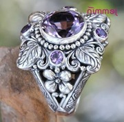 Pierścionek damski nowy