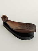 Ceramiczny kadzidełnik w kształcie liścia lotosu