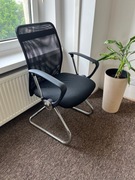 Fotel NA PŁOZACH Vire Skid czarny KRZESŁO BIUROWE