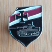 Wojska pancerne Niemcy (Panzerkampfwagen) - metalowy znaczek 