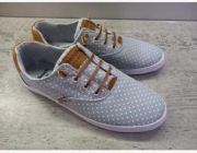 Piekne Nowe trampku Bench Rozm 39