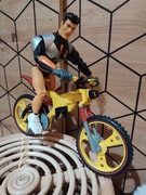 Zabawka figurka Action Man Hasbro 2005 z rowerem 