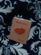 przypinka usta z rossmanna