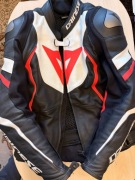 Kurtka motocyklowa Dainese Avro 4 black matt/white/fluo red rozmiar 48
