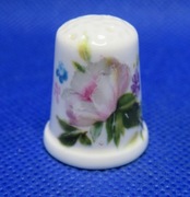 Naparstek Kolekcjonerski Porcelanowy Piwonie 