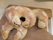 Rogale maślane z nadzieniem makiem i kruszonką 